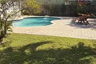 3610 Washington Ln, Hollywood, FL 33026 - Photo 14