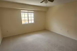 2961 NE 185th St, Miami, FL 33180 - Photo 12