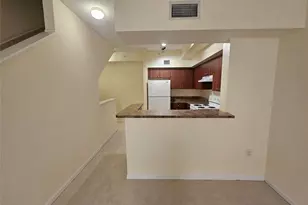 2961 NE 185th St, Miami, FL 33180 - Photo 4