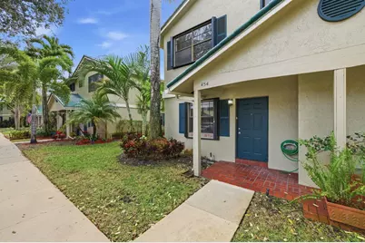 454 Westree Lane, Plantation, FL 33324 - Photo 2