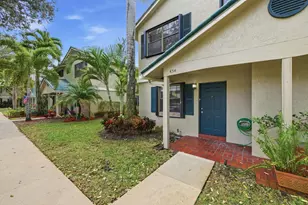 454 Westree Ln, Plantation, FL 33324 - Photo 2