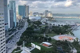 325 S Biscayne Blvd, Miami, FL 33131 - Photo 12