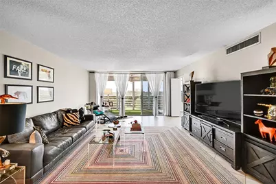 605 Oaks Drive #701, Pompano Beach, FL 33069 - Photo 8