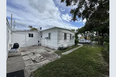 211 SW 2nd Court, Pompano Beach, FL 33060 - Photo 10