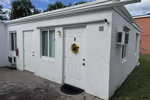 211 SW 2nd Ct, Pompano Beach, FL 33060 - Photo 6