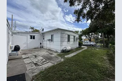 211 SW 2nd Court, Pompano Beach, FL 33060 - Photo 10