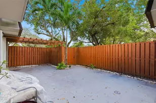 9142 SW 23rd St, Davie, FL 33324 - Photo 8