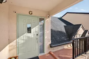 8225 NW 191st St, Hialeah, FL 33015 - Photo 12