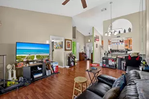 8225 NW 191st St, Hialeah, FL 33015 - Photo 46