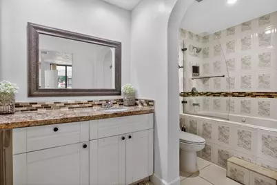 4110 Carambola Circle #2111, Pompano Beach, FL 33066 - Photo 10