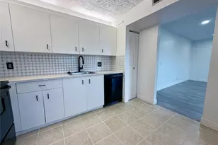 801 SW 133rd Terrace, Pembroke Pines, FL 33027 - Photo 4