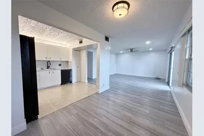 801 SW 133rd Terrace #410 K, Hollywood, FL 33027 - Photo 8