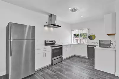 1904 SE 1st Avenue, Fort Lauderdale, FL 33316 - Photo 1