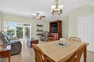 8204 Santa Monica Ave, Tamarac, FL 33321 - Photo 10
