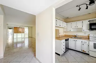 5935 Del Lago Cir, Sunrise, FL 33313 - Photo 8