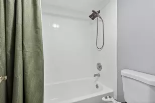 20110 NE 3rd Ct, Miami, FL 33179 - Photo 16