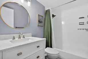 20110 NE 3rd Ct, Miami, FL 33179 - Photo 20