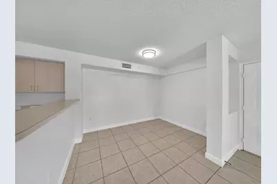 11165 SW 6th Street #101, Pembroke Pines, FL 33025 - Photo 6