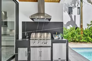 3755 Solana Rd, Miami, FL 33133 - Photo 10