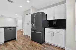 2450 NW 186th Ave, Pembroke Pines, FL 33029 - Photo 24