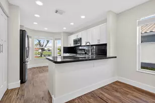 2450 NW 186th Ave, Pembroke Pines, FL 33029 - Photo 20