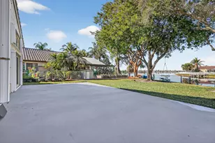 2450 NW 186th Ave, Pembroke Pines, FL 33029 - Photo 44