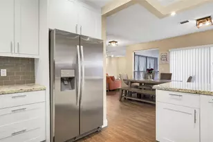 2311 Bayberry Dr, Pembroke Pines, FL 33024 - Photo 8