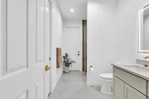 6806 Lakeside Circle, Davie, FL 33314 - Photo 32