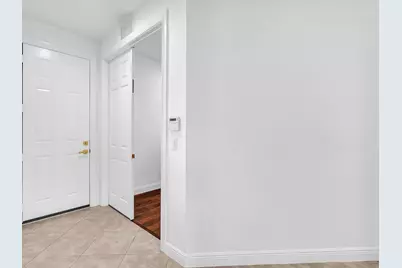 6806 Lakeside Circle, Davie, FL 33314 - Photo 30