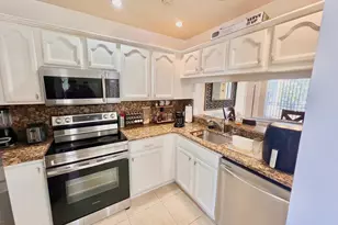 11456 NW 10th St, Hollywood, FL 33026 - Photo 4