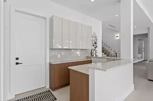 310 SE 9th Ct, Pompano Beach, FL 33060 - Photo 14