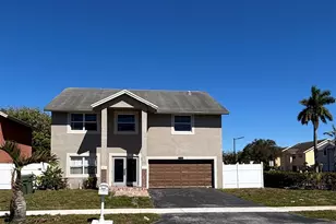 9711 SW 13th St, Pembroke Pines, FL 33025 - Photo 1