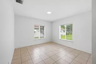 911 NE 12th Ave, Pompano Beach, FL 33060 - Photo 30