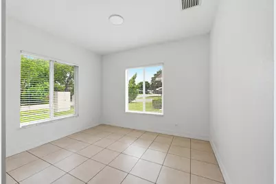 911 NE 12th Avenue, Pompano Beach, FL 33060 - Photo 32