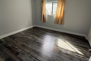 320 E Palm Circle, Pembroke Pines, FL 33025 - Photo 6