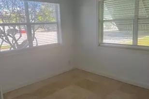 1911 NE 8th Ct, Fort Lauderdale, FL 33304 - Photo 4