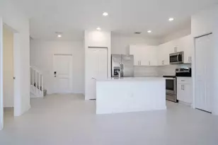 11833 NW 47th Manor, Coral Springs, FL 33076 - Photo 2