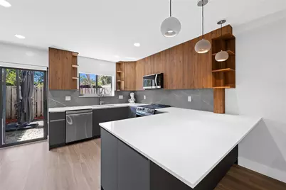 340 City View Drive, Fort Lauderdale, FL 33311 - Photo 8