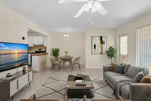 305 Knotty Pine Cir, Greenacres, FL 33463 - Photo 10