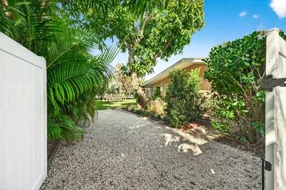 547 E Causeway Boulevard, Vero Beach, FL 32963 - Photo 10