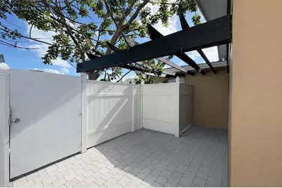 1441 Miami Road #1, Fort Lauderdale, FL 33316 - Photo 2