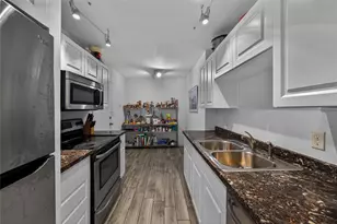 4400 Hillcrest Dr, Hollywood, FL 33021 - Photo 2