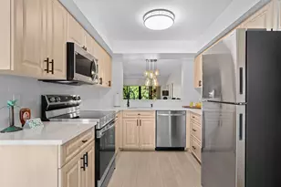 5087 Oakhill Ln, Delray Beach, FL 33484 - Photo 4