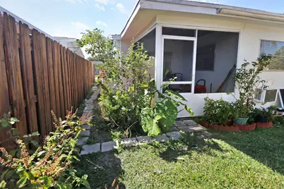 6715 NW 12th Street, Margate, FL 33063 - Photo 12