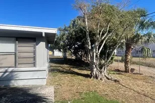 1129 W 23rd St, Riviera Beach, FL 33404 - Photo 2