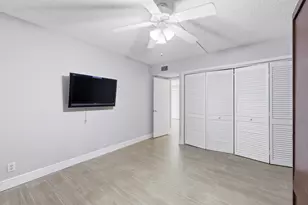 615 N Riverside Dr, Pompano Beach, FL 33062 - Photo 14