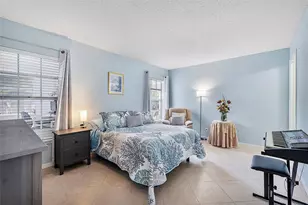 393 Bennington Ln, Lake Worth Beach, FL 33467 - Photo 10