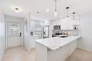 393 Bennington Ln, Lake Worth, FL 33467 - Photo 4