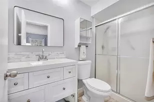 393 Bennington Ln, Lake Worth, FL 33467 - Photo 10