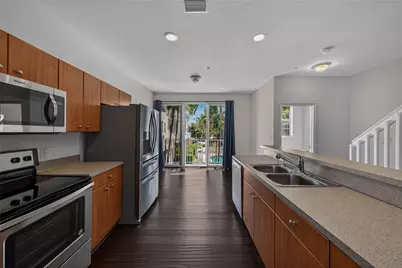 2725 NE 8th Avenue #109, Wilton Manors, FL 33334 - Photo 2